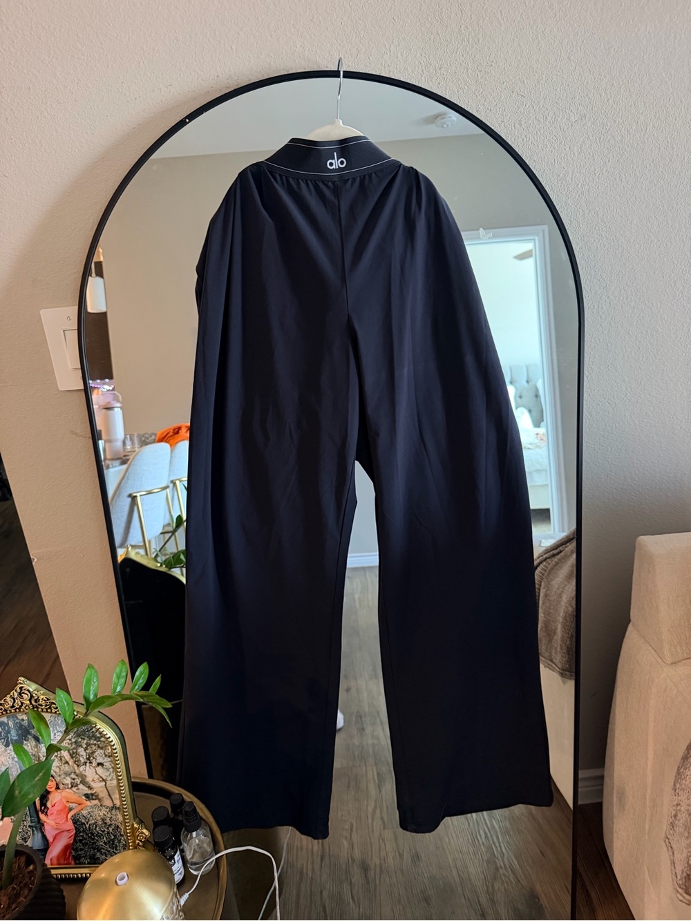 ALO Yoga Black Wide-Leg Women’s Trousers